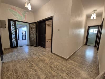 GROUND FLOOR PRIVATE APARTMENT WALKING TO MALL