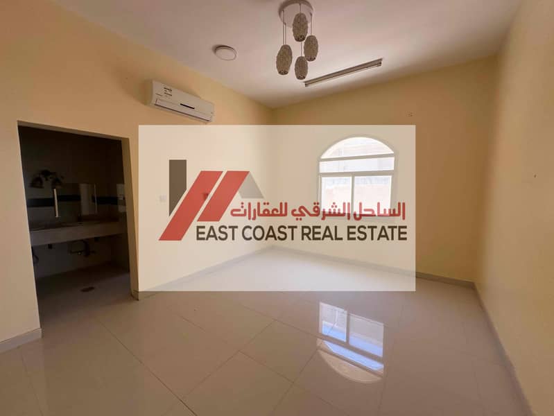 8 a13dd128-6451-4b23-8b35-25e219efaea9. jpg