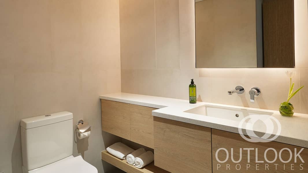 6 CMTP_Deluxe_Two_Bedroom_Cloakroom. jpg