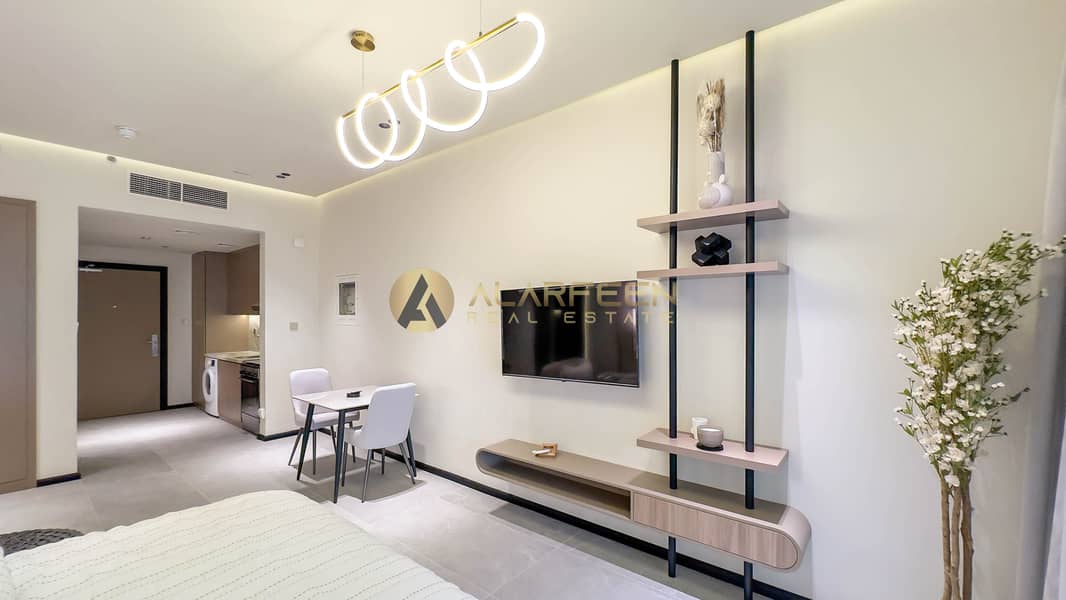 12 living area(1). jpg