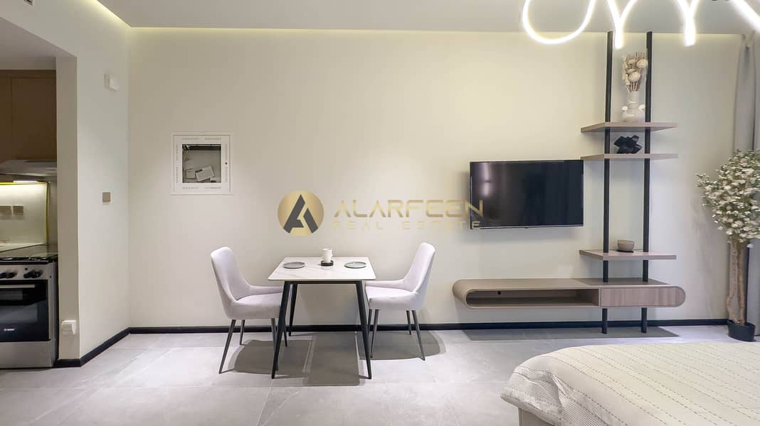 13 living area. jpg