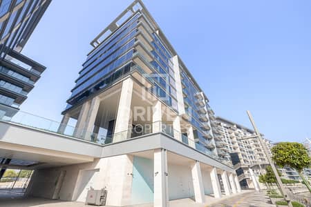 Shop for Rent in Al Wasl, Dubai - Amazing Canal View | Vacant Retail | Exclusive