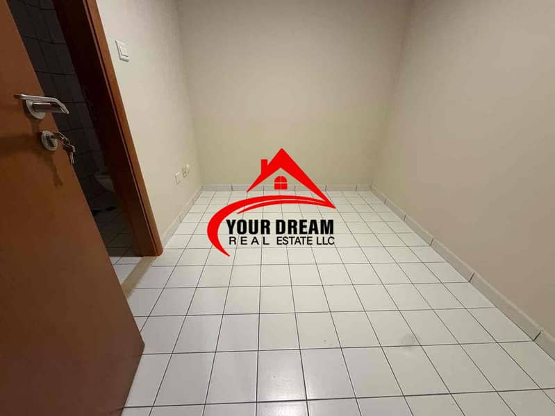 14 e98313c1-0d3d-41a6-9636-62393cab7cbe. jpg