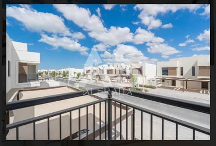 4 Bedroom Villa for Sale in Yas Island, Abu Dhabi - WhatsApp Image 2024-11-02 at 12.58. 32 (1). jpeg