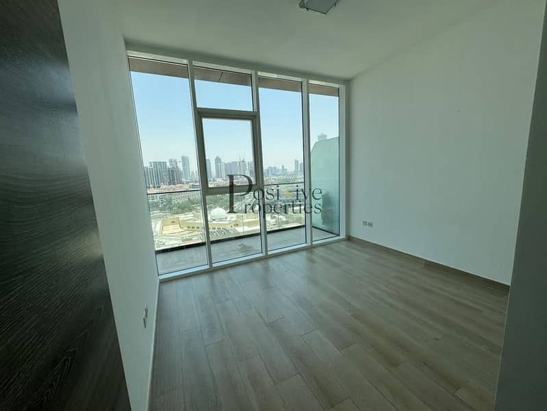 Prime Location | Community and pool view | Modern Living Prime Location | Community and pool view | Modern Living