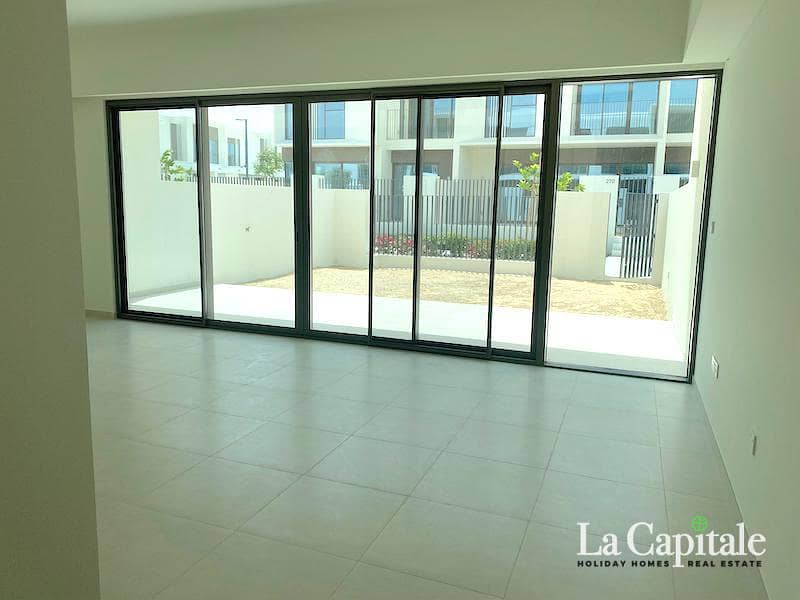 Таунхаус в Валли,Талиа, 3 cпальни, 155000 AED - 11780618 Таунхаус в Валли,Талиа, 3 cпальни, 155000 AED - 11780618