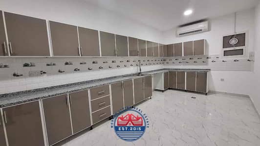 3 Cпальни Апартамент в аренду в Мадинат Аль Рияд, Абу-Даби - 99d2f653-a635-4519-b035-71bd8885ec17. jpg