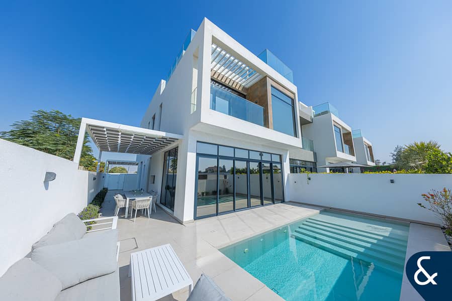 Corner Plot | Vacant | Private Pool Corner Plot | Vacant | Private Pool