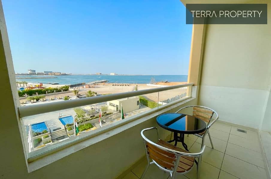 Deluxe Twin Beds | Sea View | No Deposits