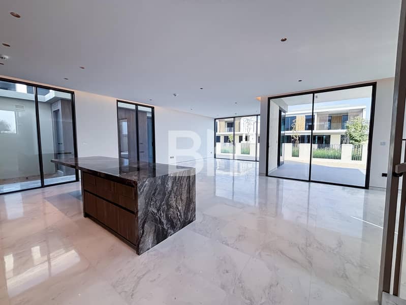 Fully Upgraded | Park Views | 5 BR Large