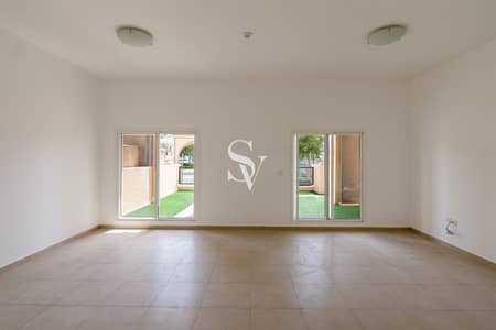 2 Bedroom Apartment for Rent in Remraam, Dubai - Terrace | Close to Supermarket | Spacious