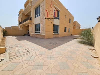 فیلا 6 غرف نوم للايجار في النخيلات، الشارقة - 1000235289. jpg