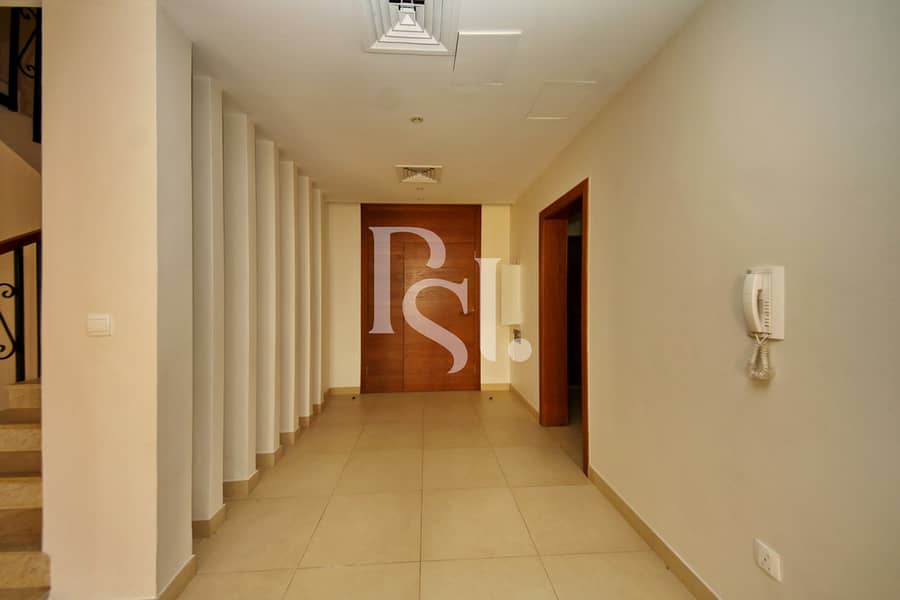 6 4-bedroom-townhouse-abu-dhabi-aldar-golf-gardens-khuzama-foyer. jpg
