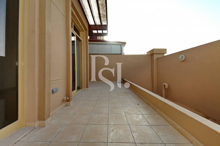 12 4-bedroom-townhouse-abu-dhabi-aldar-golf-gardens-khuzama-ground-terrace. jpg