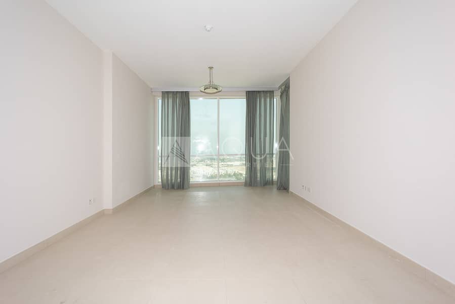 Vacant Unit l Balcony l High Floor Vacant Unit l Balcony l High Floor