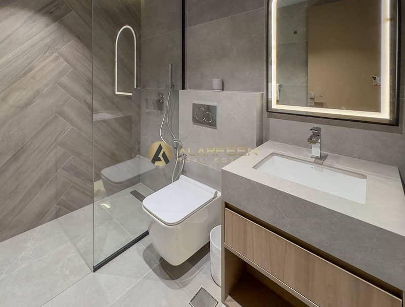8 bathroom(1). jpg