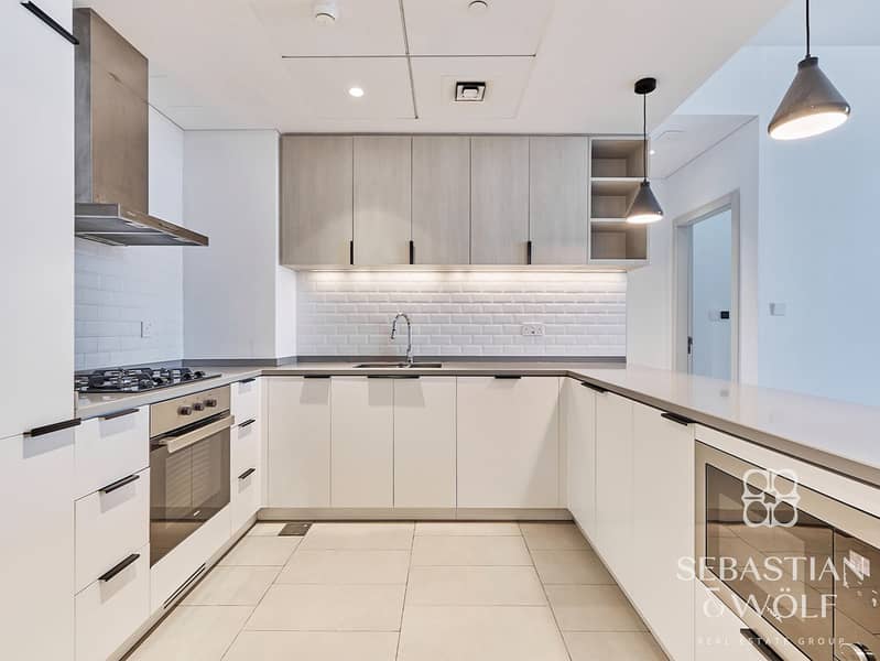 4 Kitchen 1. jpg