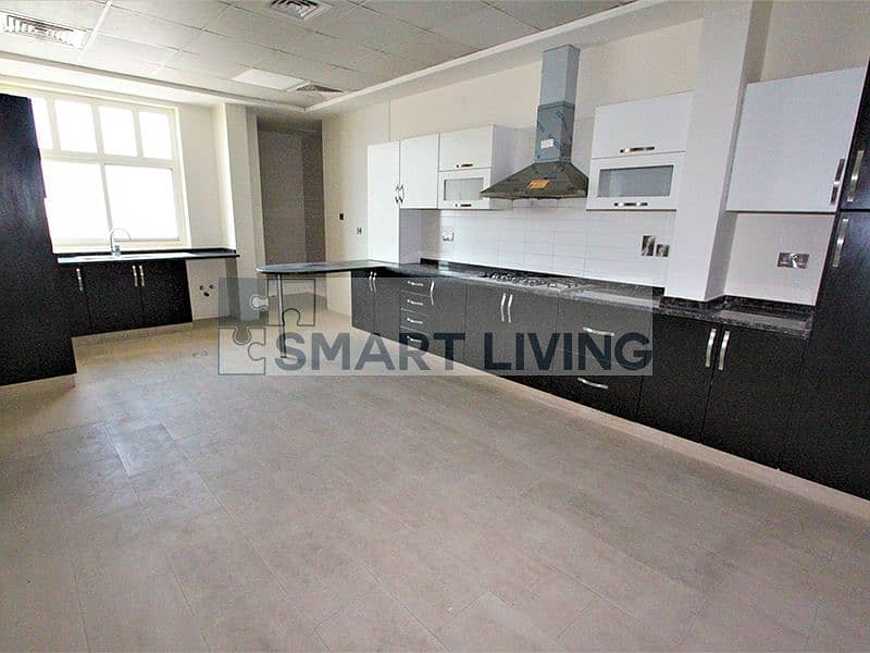 2 Marina_Atzert_Dubai_Real_Estate_Dubailand_The_Villa_Hacienda_Custom_Kitchen. jpg