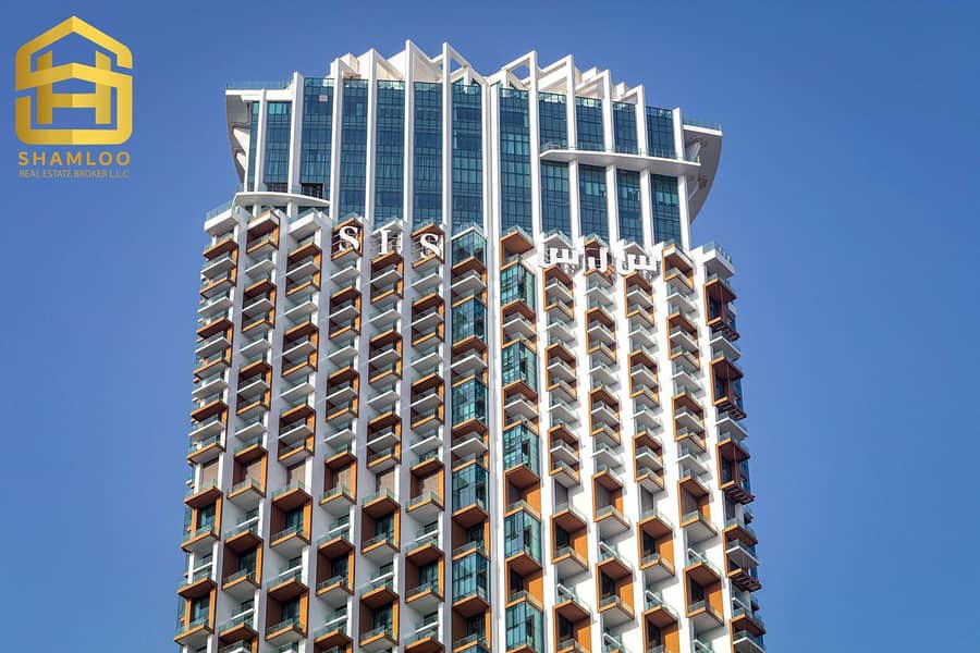 28 located-in-the-downtown. jpg