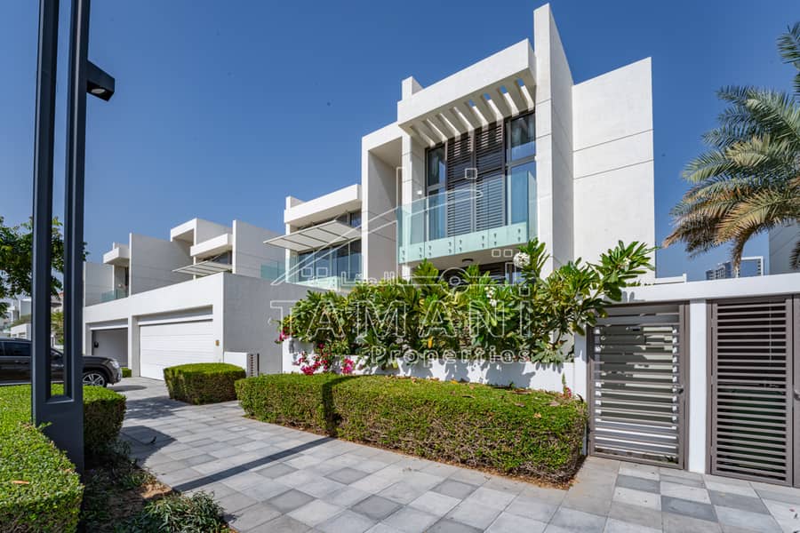 Contemporary | Prime Location | Skyline view Contemporary | Prime Location | Skyline view
