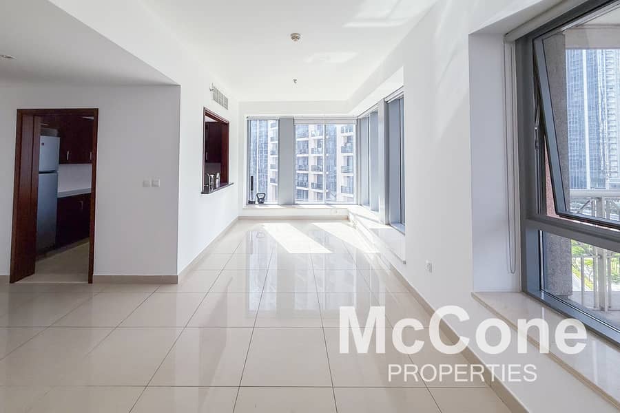 Fountain View | Spacious | Best Price Fountain View | Spacious | Best Price