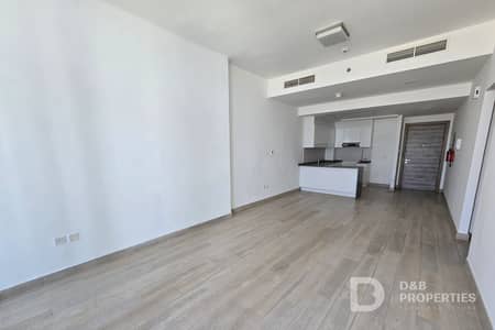 2 Bedroom Apartment for Rent in Jumeirah Village Circle (JVC), Dubai - Panoramic View | Al Khail Exit | Corner Unit