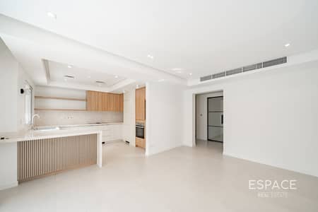 2 Bedroom Villa for Sale in The Springs, Dubai - Fully Upgraded | Single Row | Backs Park