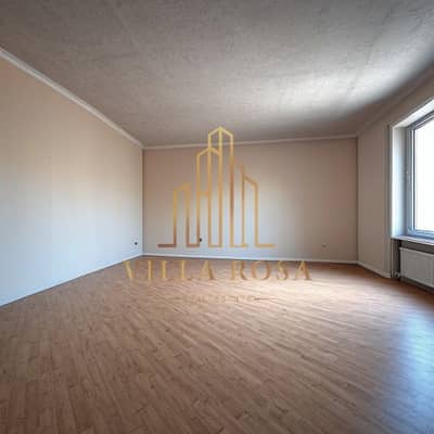 1 Bedroom Apartment for Sale in Al Taawun, Sharjah - 5f16c5292e7e40119c801867c258440f. jpg