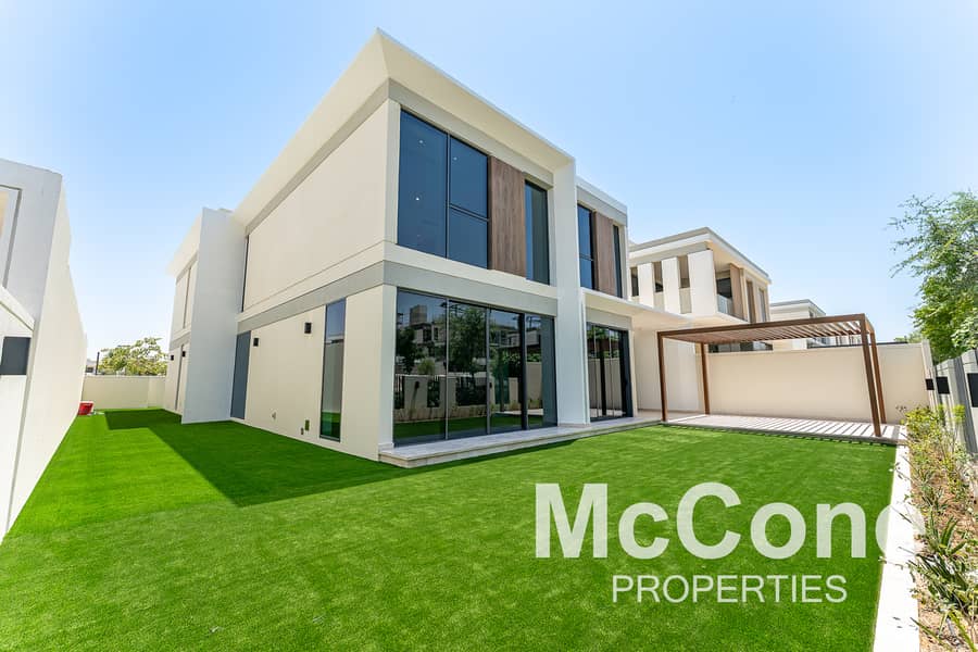 Unique | Extended | Close to Pool and Entrance Unique | Extended | Close to Pool and Entrance