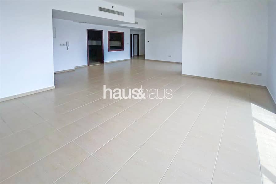 Vacant now | High Floor | Prime Location Vacant now | High Floor | Prime Location