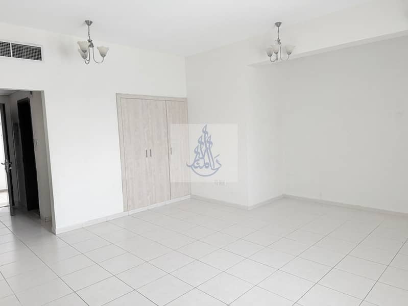 6 ea909f46-2986-4517-8cfe-9ad412752877. jpg