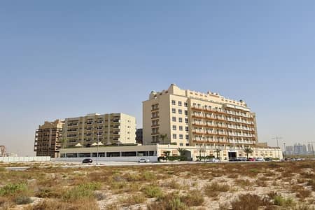 Other Commercial  للبيع في المدينة العالمية، دبي - Cover Image
