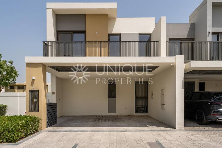 位于蒂拉尔阿尔加夫综合社区,伊兰住宅区 4 卧室的联排别墅 4900000 AED - 11796431 位于蒂拉尔阿尔加夫综合社区,伊兰住宅区 4 卧室的联排别墅 4900000 AED - 11796431