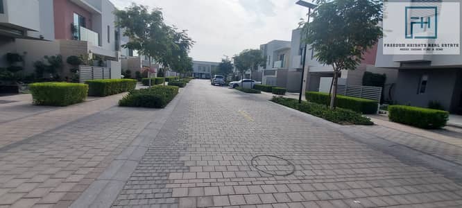 姆瓦伊莱社区， 夏尔迦 3 卧室别墅待售 - WhatsApp Image 2025-04-18 at 1.05. 17 PM (2). jpeg