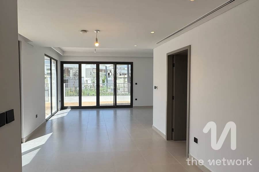 位于蒂拉尔阿尔加夫综合社区,奥拉别墅区 4 卧室的别墅 370000 AED - 11798222 位于蒂拉尔阿尔加夫综合社区,奥拉别墅区 4 卧室的别墅 370000 AED - 11798222