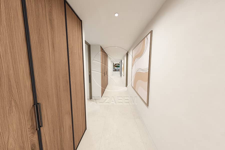 18 HALLWAY. jpg