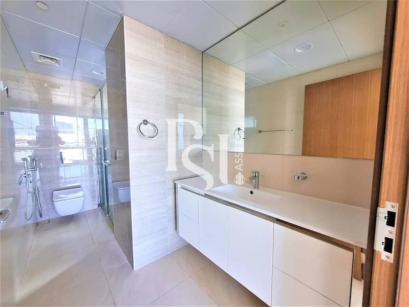 8 BATHROOM-1. jpg