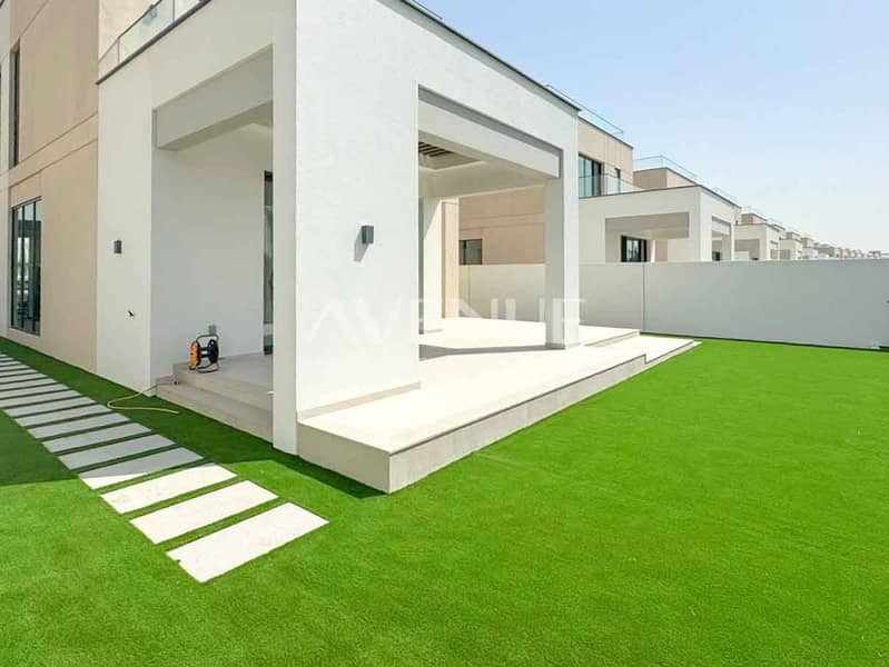 Close to Pool | Single Row Villa | Handed Over Close to Pool | Single Row Villa | Handed Over