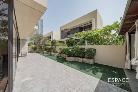 5 Bedroom Villa for Sale in DAMAC Hills, Dubai - Big Plot | Type V3 Villa | 5BR plus Maids