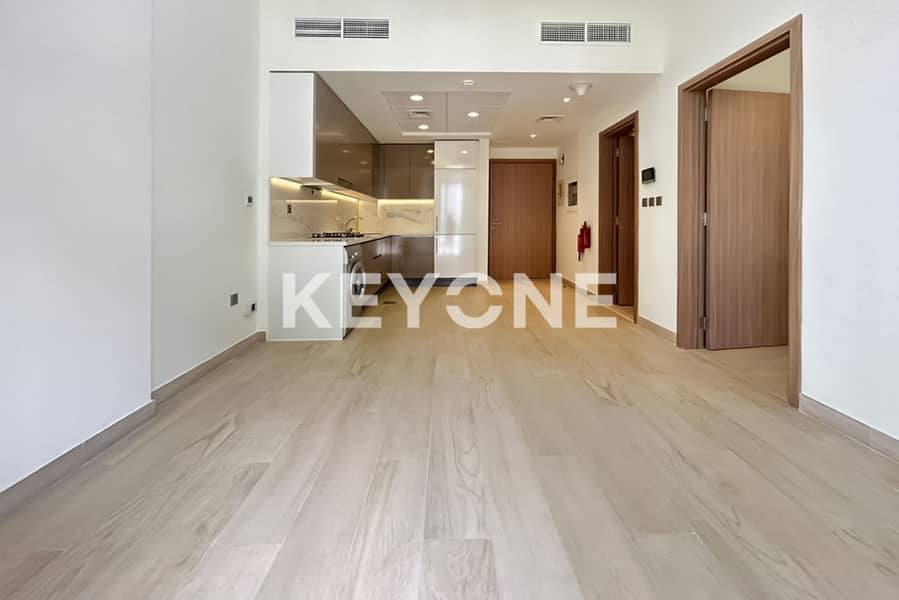 Pool View | Modern Living | Semi Furnished Pool View | Modern Living | Semi Furnished