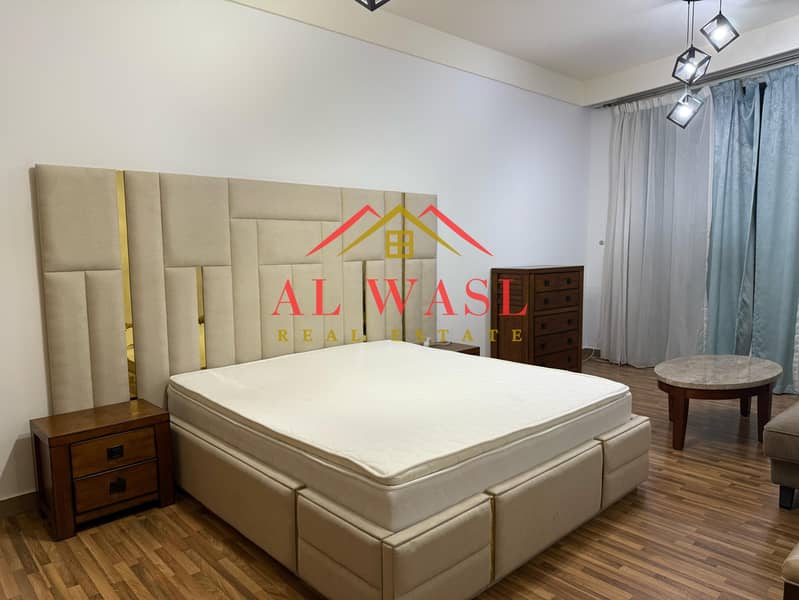 2 4e13eec8-4bd6-4ef5-8f2c-579fbd8e2a00. jpg