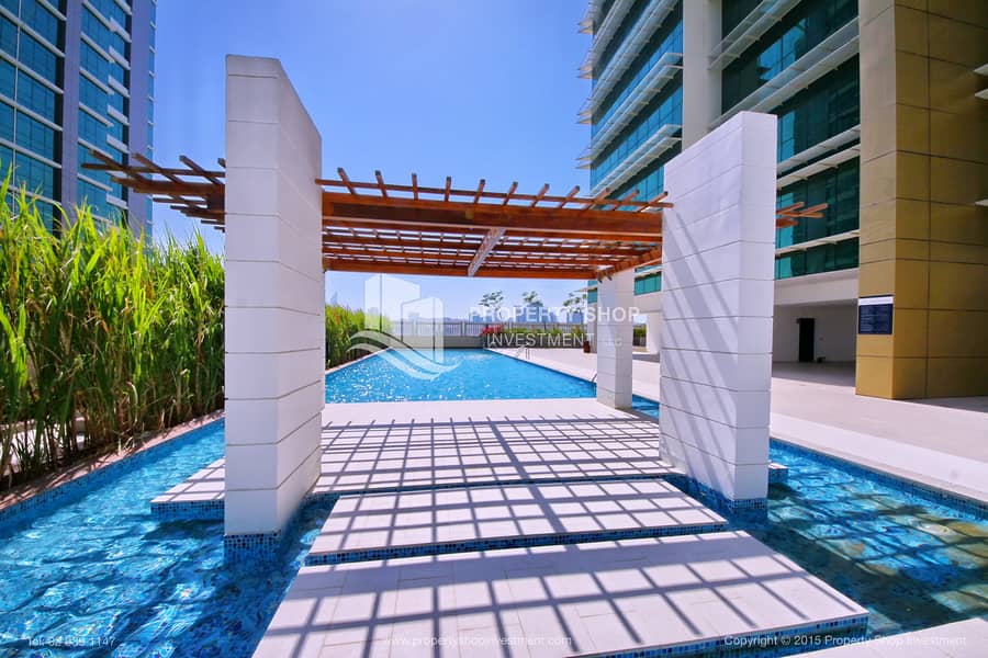 10 abu-dhabi-al-reem-island-marina-square-tala-tower-swimming-pool-3. JPG