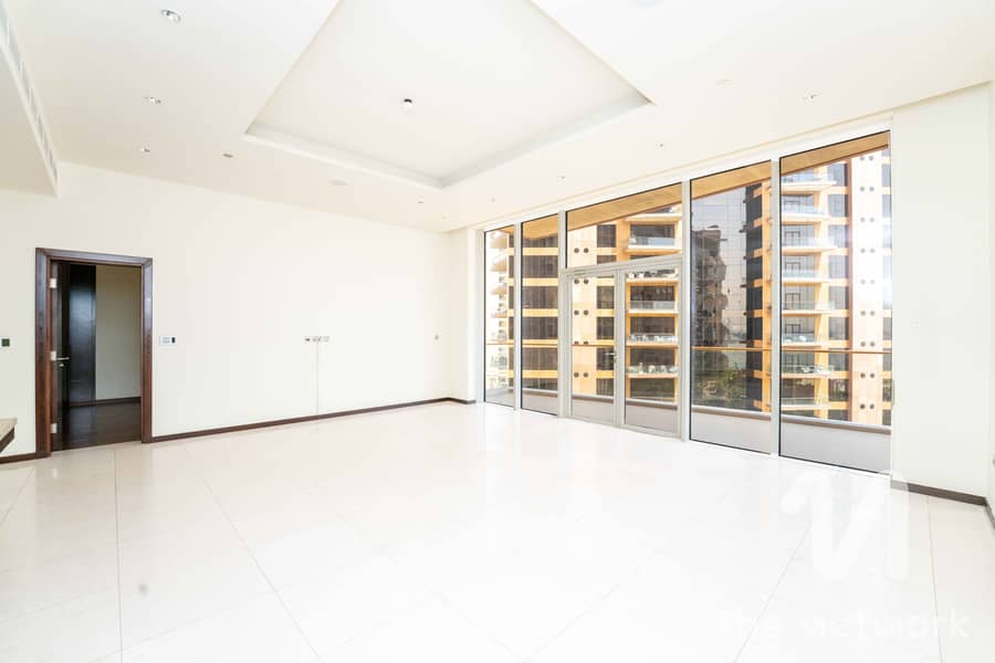 Vacant | Sea View | Flexible Cheques | Key With Me Vacant | Sea View | Flexible Cheques | Key With Me