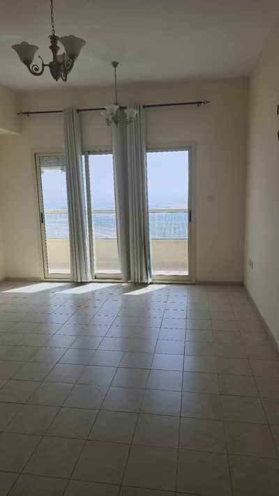 شقة 1 غرفة نوم للايجار في مدينة الإمارات‬، عجمان - 1bed_livingroom. jpg