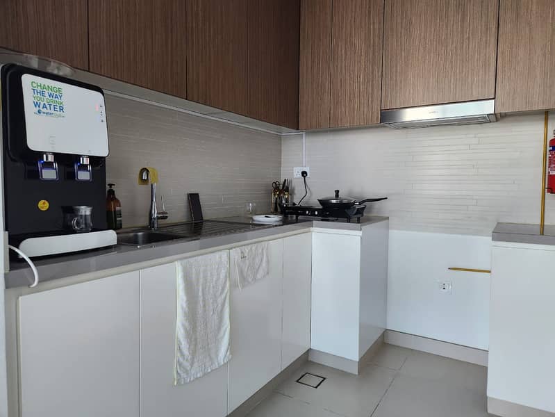 8 Kitchen 1. jpeg