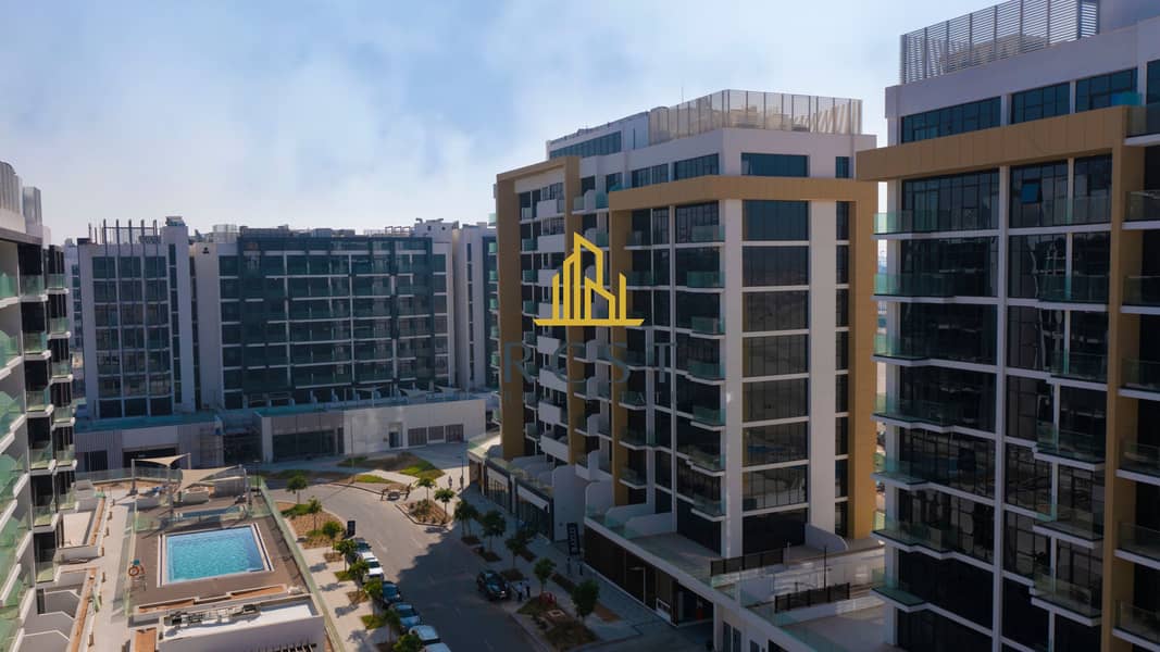33 Riviera handover-2. jpg