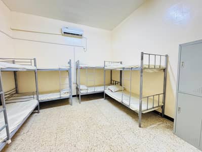 سكن عمال  للايجار في مصفح، أبوظبي - 1 (4). jpeg