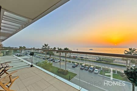 2 Bedroom Apartment for Sale in Palm Jumeirah, Dubai - Full sea views | Vacant | Fully furnished