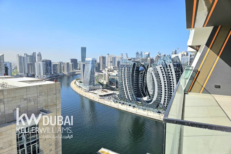 High Floor | Partial Canal View | Vacant High Floor | Partial Canal View | Vacant