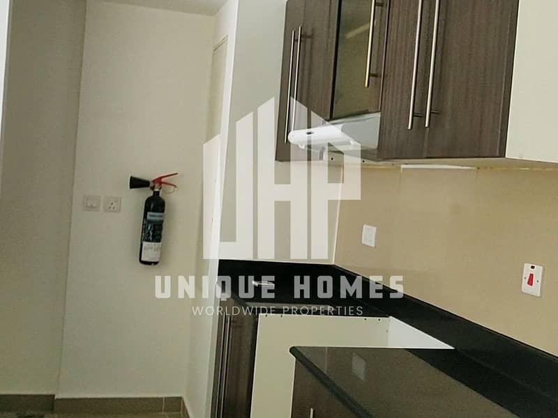 12 kitchen2. jpg